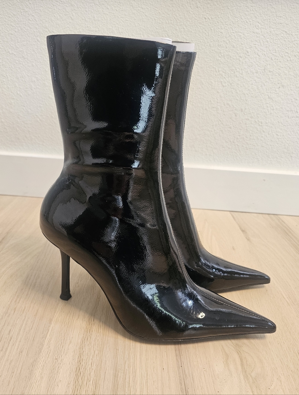 Jeffrey Campbell Size 8 Black Patent Pointed-Toe Stiletto Ankle Boots